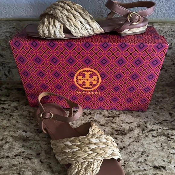 NWOT Tory Burch Kira Block Heel Sandals - sz. 8.5 - Picture 5 of 5
